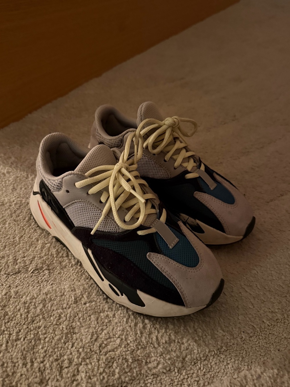 adidas Yeezy Boost 700